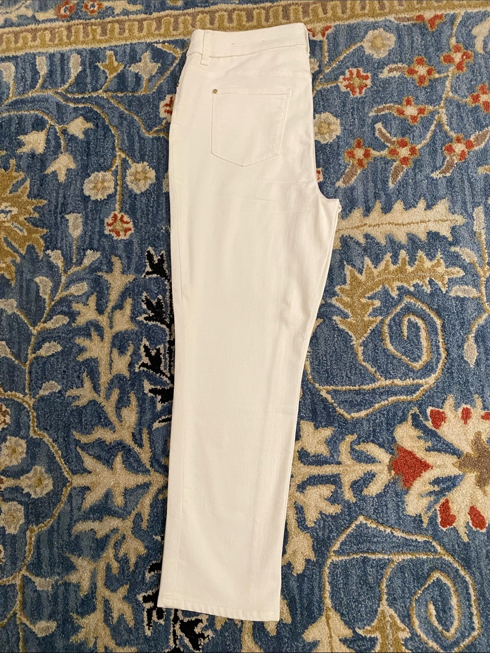 Chico's So-Slimming Girlfriend Slim Leg Crops • Size 1.5 = 10 Misses - Picture 8 of 10